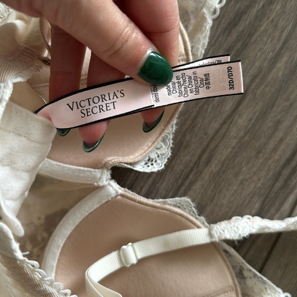 Victoria’s Secret lace boustier top🤍 - Picture 3 of 3